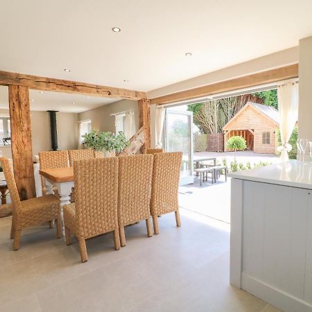 Upper Barn Villa Stafford Eksteriør billede